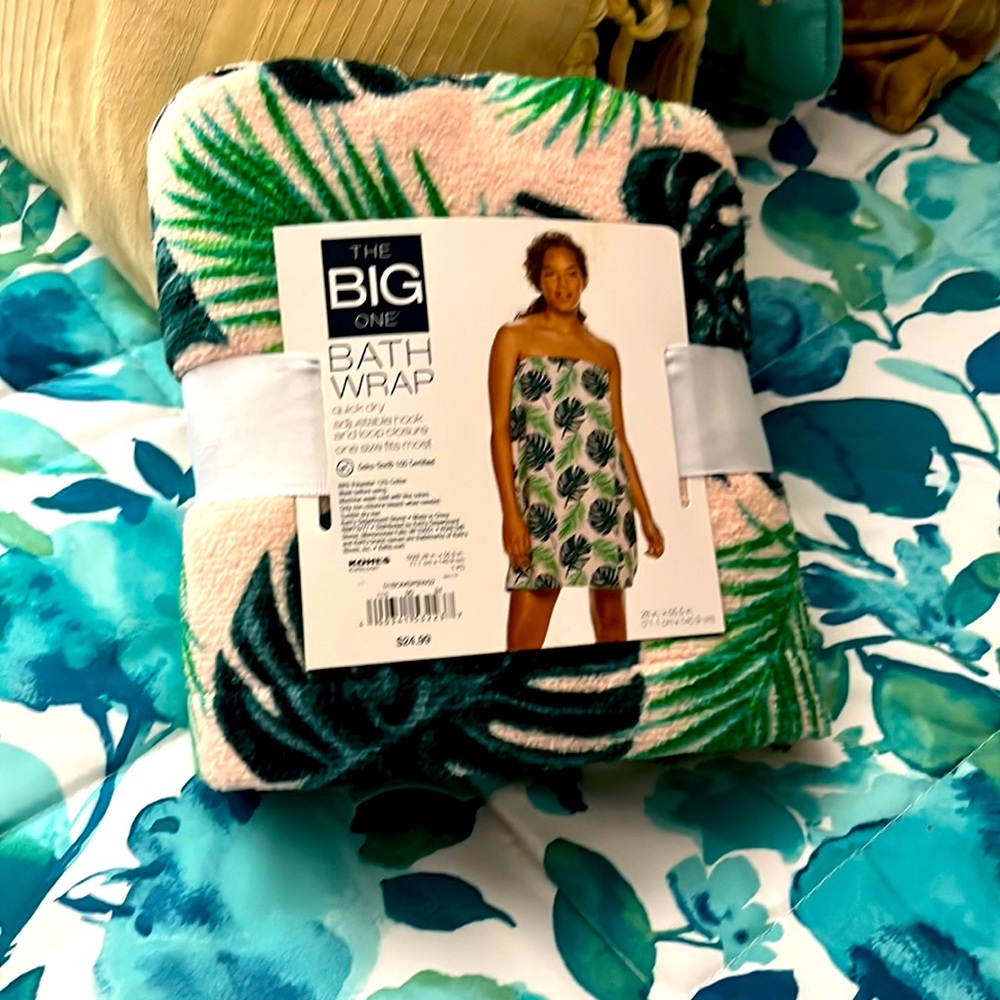 Bath wrap quick dry adjustable hook and loop closure new perfect for the beach
